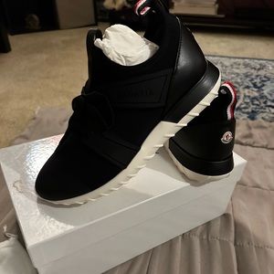 Moncler Men’s black shoes size 41 eu